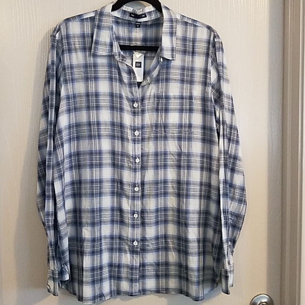 NEW Gap brand button down shirt. NEW with tags XXL
